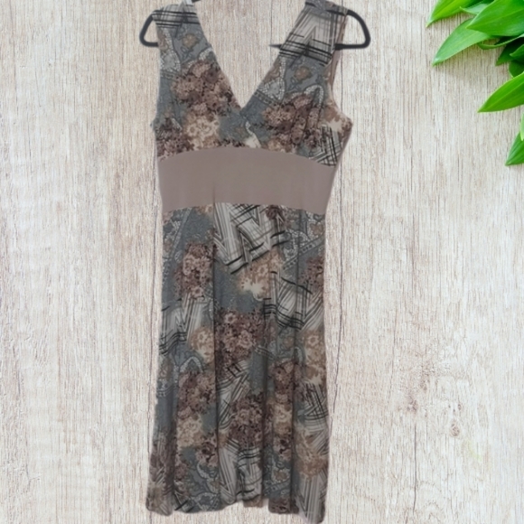 SUMMER Dress - Picture 1 of 2
